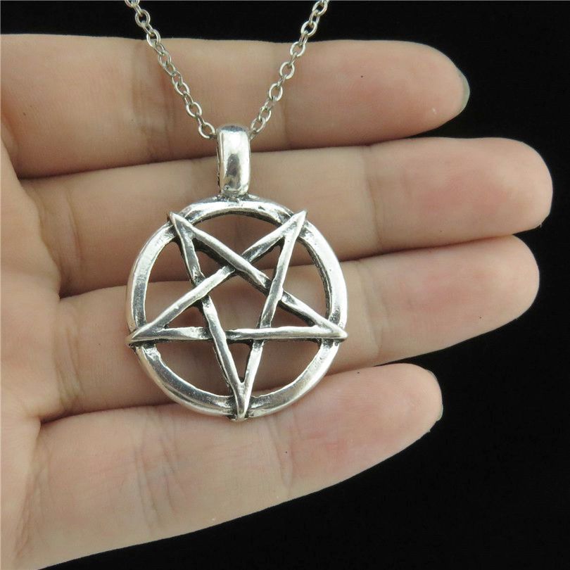 The pentagram Witch Pentacle Necklace
