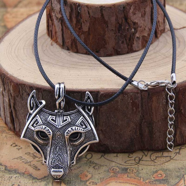 Norse Viking Wolf Head Necklace - aleph-zero